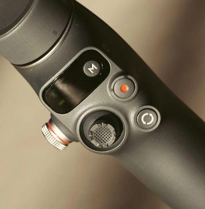 oblie 7 Pro稳定器首发初体验！龙8游戏进入549元！大疆OSMO M(图9)